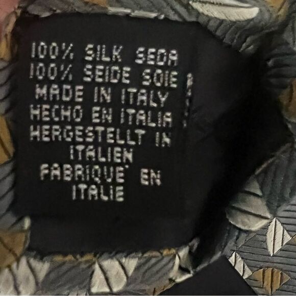 Claiborne 100% Silk Designer Tie Gray Geometric Business‎ Casual Retro Necktie - Picture 8 of 9